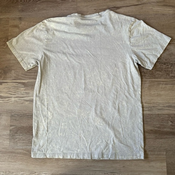 Kiss white acid wash light blue and red t-shirt #rock #bandtee men M - Picture 3 of 4